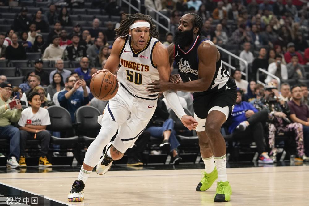 体育场内外 体育场内外